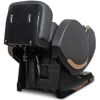 Relaxonchair Yukon 4D in zero gravity recline with the legs elevated above the heart